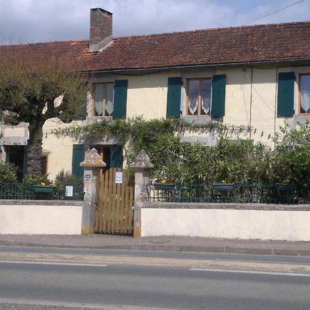 La Maison Jaune Bed & Breakfast Bouresse Exterior foto